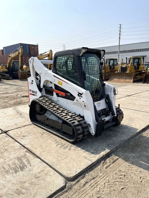Bobcat T650 Compact Track Loader