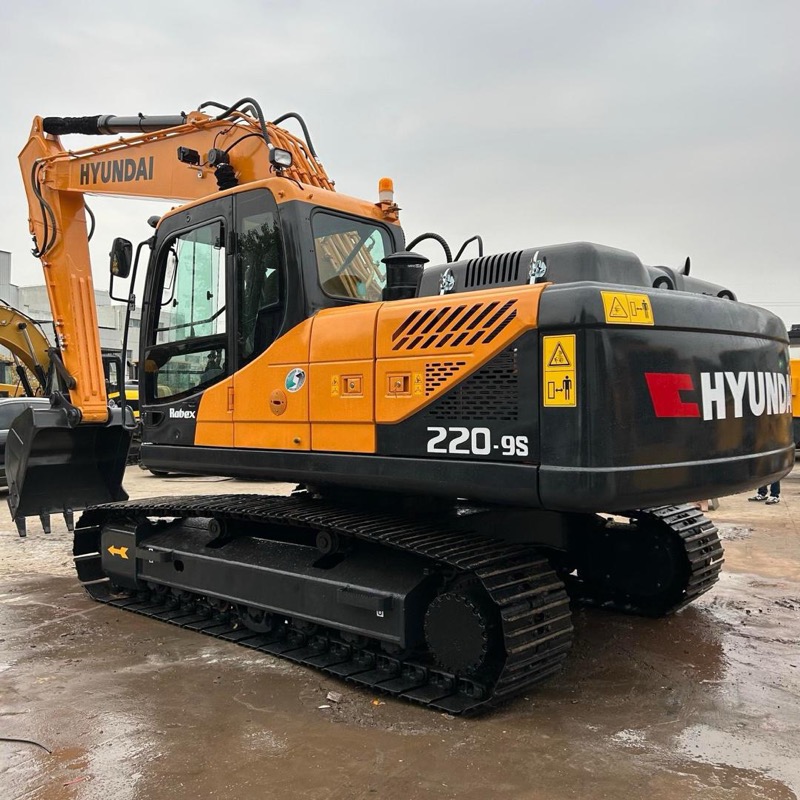 Hyundai R220-9S Excavator