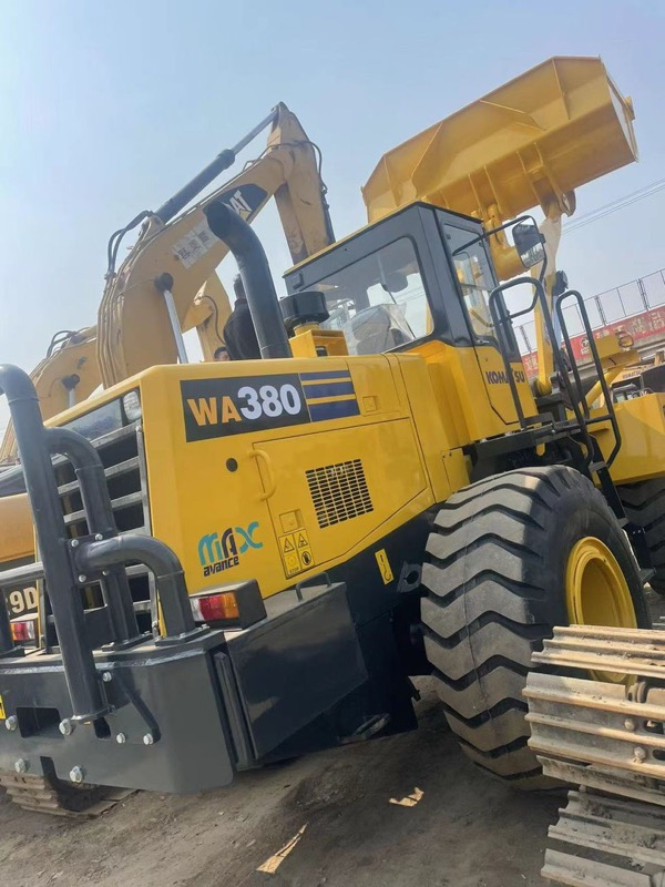 Komatsu WA380 Wheel Loader
