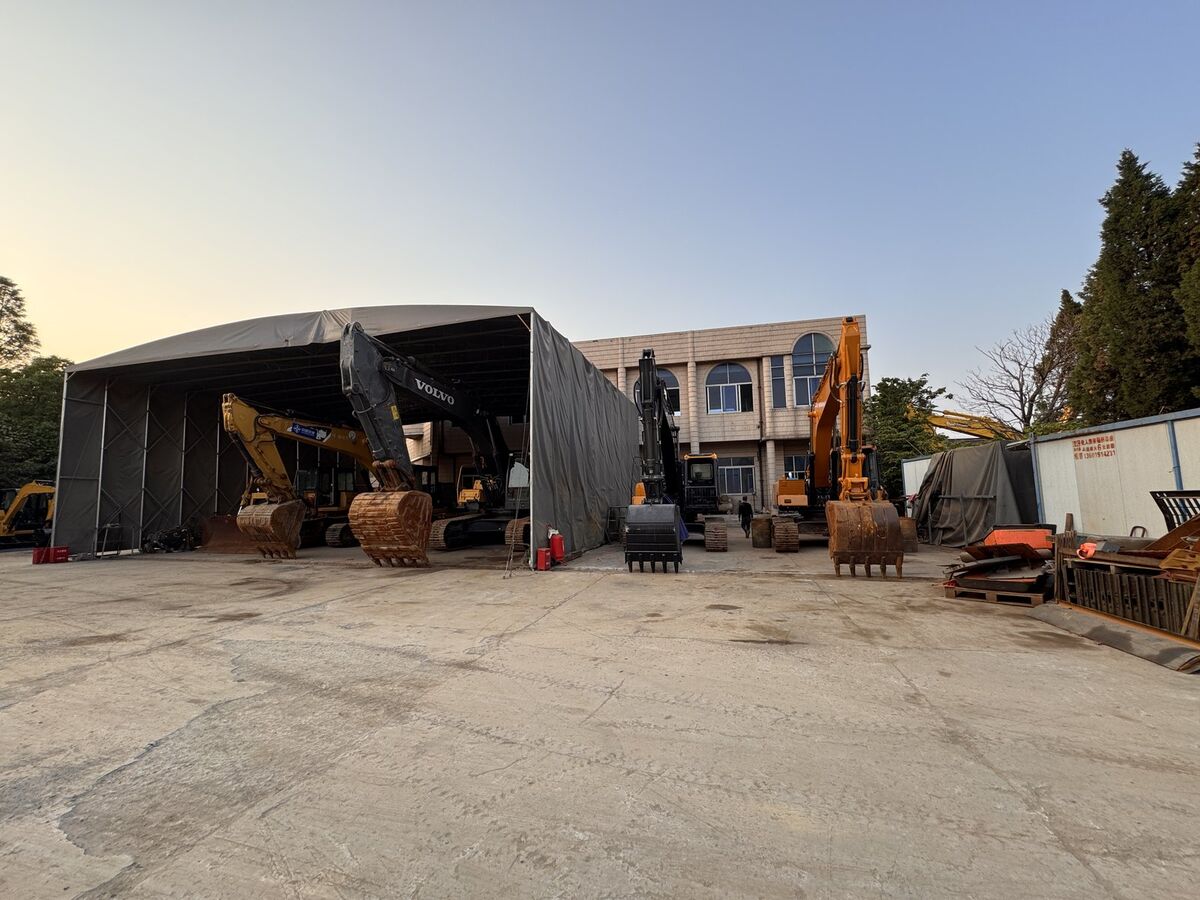 Equipment storage area with machines ready for container packing